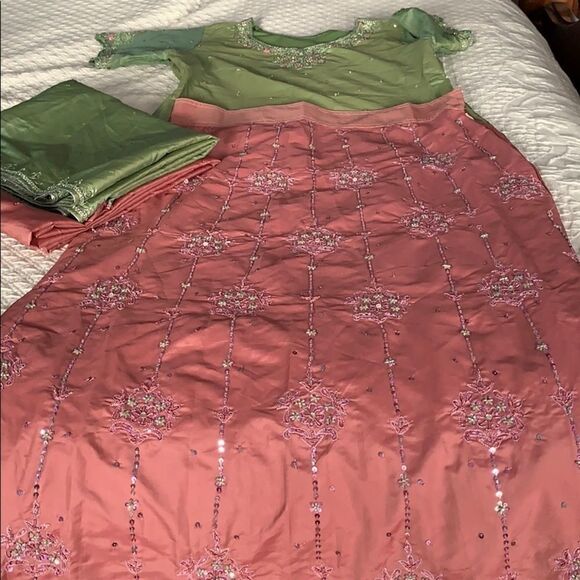 Indian/Pakistani Lehenga suit - 3 piece - Picture 8 of 8